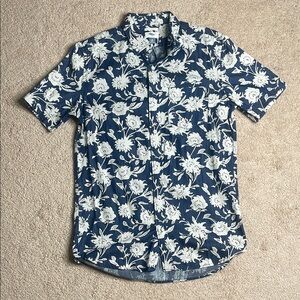 Old Navy Blue and White Floral Casual Button Down Shirt